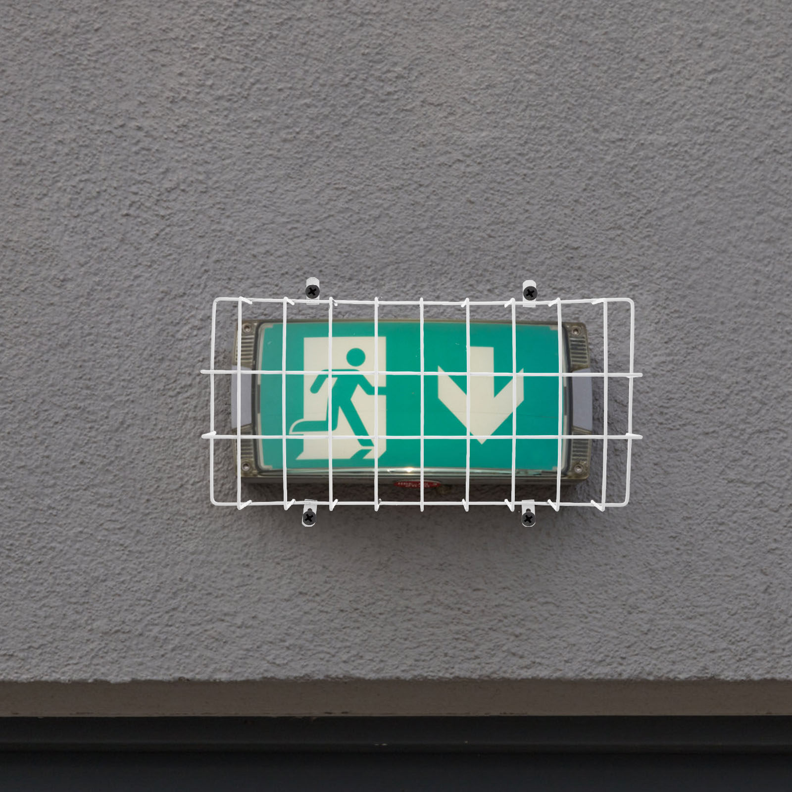 แผ่นป้องกันสายไฟสำหรับไฟป้ายทา - Emergency Exit Sign บทวิจารณ์และราคา